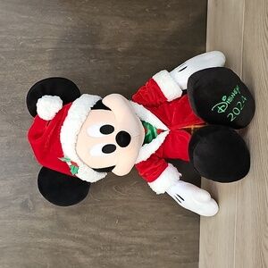 Disney 2024 Christmas Mickey Mouse 14"‎ Plush